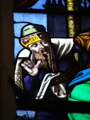 Vitrail Baie 103 : La Comparution de Jésus devant Caïphe dans l'Église Saint-Martin à Nonancourt