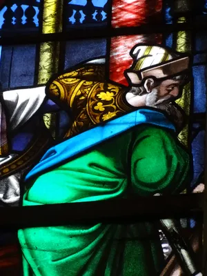 Vitrail Baie 103 : La Comparution de Jésus devant Caïphe dans l'Église Saint-Martin à Nonancourt