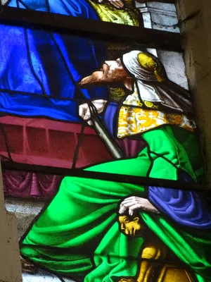 Vitrail Baie 103 : La Comparution de Jésus devant Caïphe dans l'Église Saint-Martin à Nonancourt
