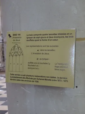 Vitrail Baie 105 : Le Baiser de Judas et l'Arrestation du Christ dans l'Église Saint-Martin à Nonancourt