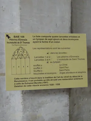 Vitrail Baie 108 : Pélerins d'Emmaüs - Incrédulité de St Thomas dans l'Église Saint-Martin à Nonancourt