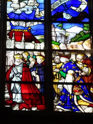 Vitrail Baie 114 : Le Triomphe de l'Eglise dans l'Église Saint-Martin à Nonancourt