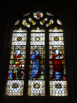 Baie 5 : Saint-Nicolas - Marie Cleophas - La Vierge de Pitié - Marie Salomé