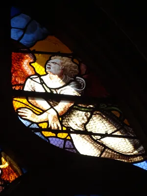 Vitrail Baie 14 : Le Pressoir mystique dans l'Église Sainte-Foy de Conches-en-Ouche