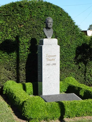 Statue Suzanne Fouché à Épreville-près-le-Neubourg