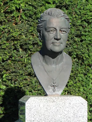 Statue Suzanne Fouché à Épreville-près-le-Neubourg