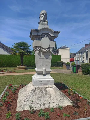 Statue de A. Pouyer-Quertier à Fleury-sur-Andelle