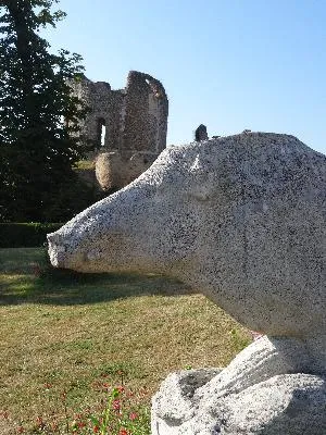 Statue de sanglier à Conches-en-Ouche