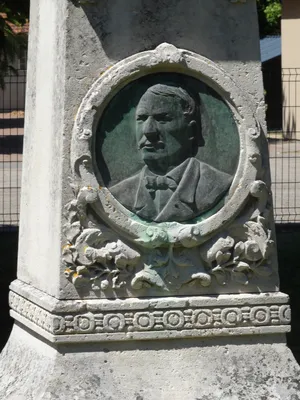 Monument Achille Martel à Ivry-la-Bataille