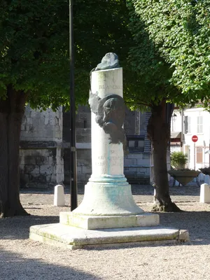 Monument A. Blanchard aux Andelys