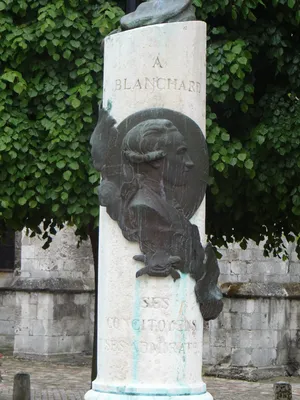 Monument A. Blanchard aux Andelys