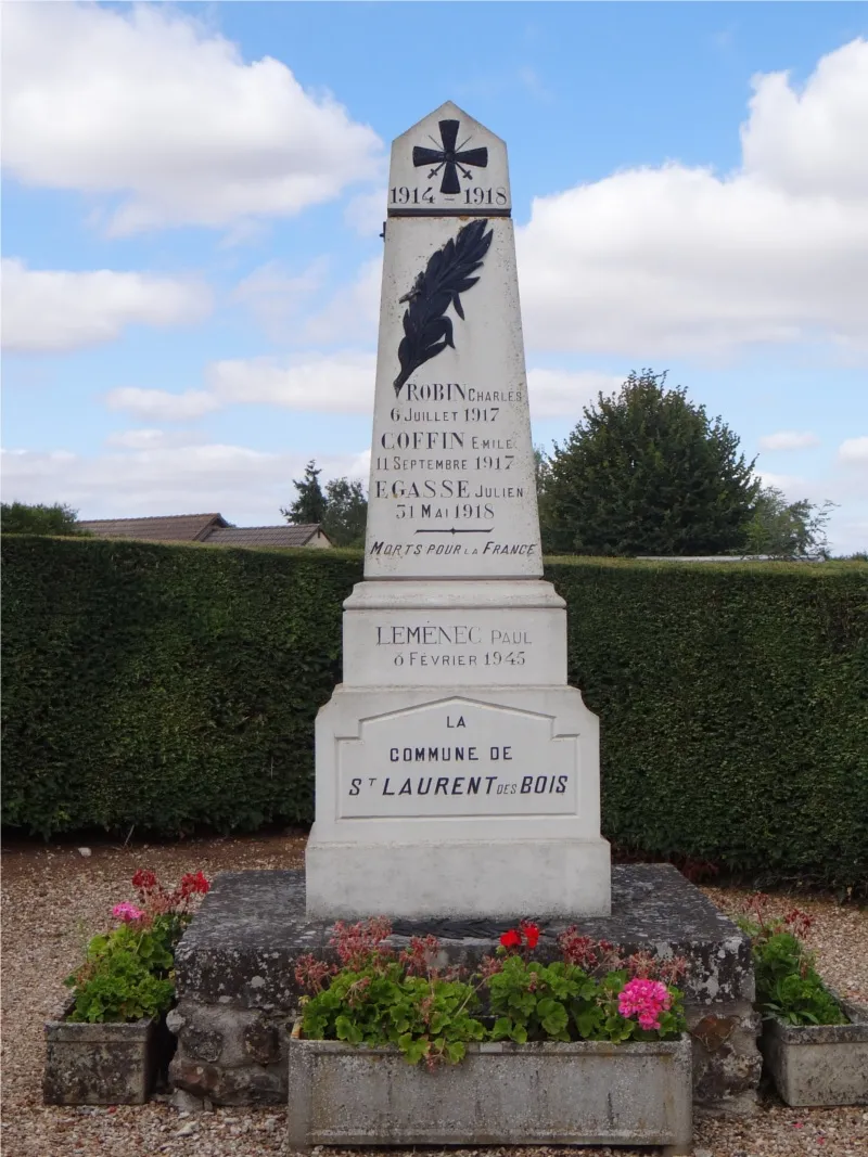 Monument aux morts de Saint-Laurent-des-Bois