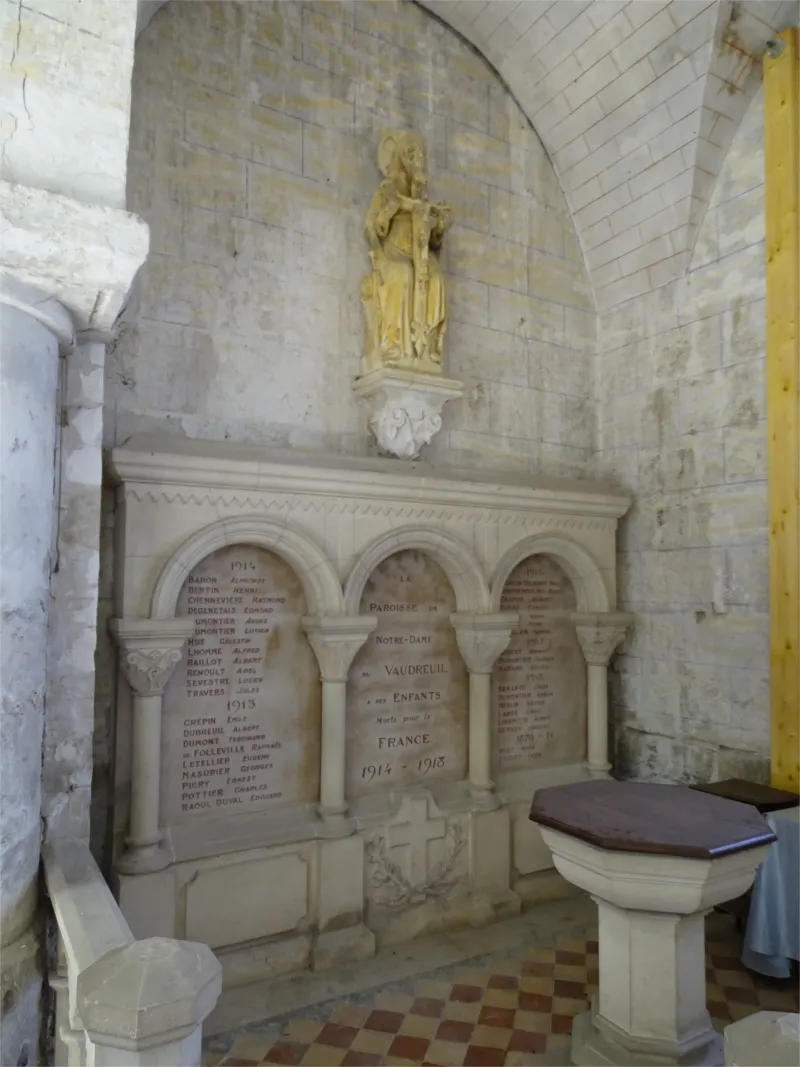 Monument aux morts de l'église Notre-Dame du Vaudreuil
