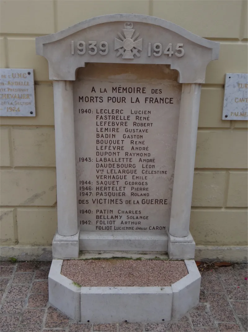 Monument aux morts de Fleury-sur-Andelle 2