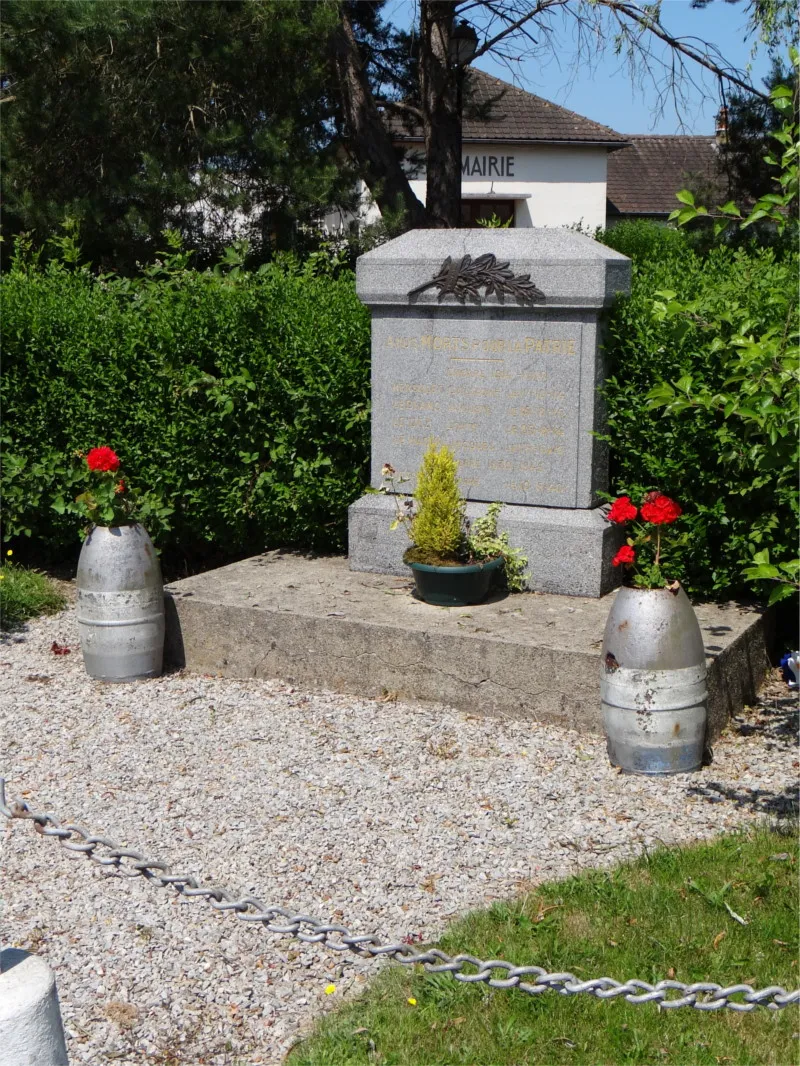Monument aux morts de Mesnil-Rousset