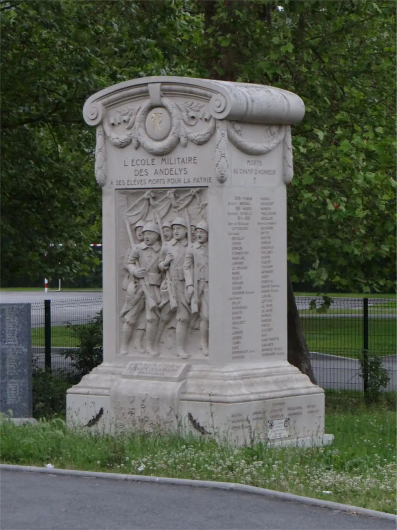 Monument aux morts de l'école militaire des Andelys