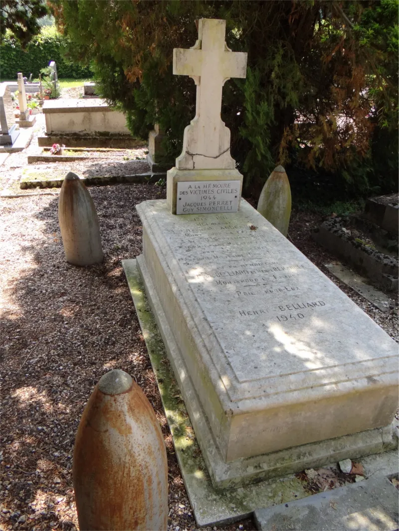 Monuments aux morts de Livet-sur-Authou