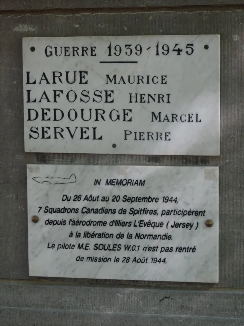 Plaque M. E. Soules sur le Monument aux Morts d'Illiers-l'Évêque