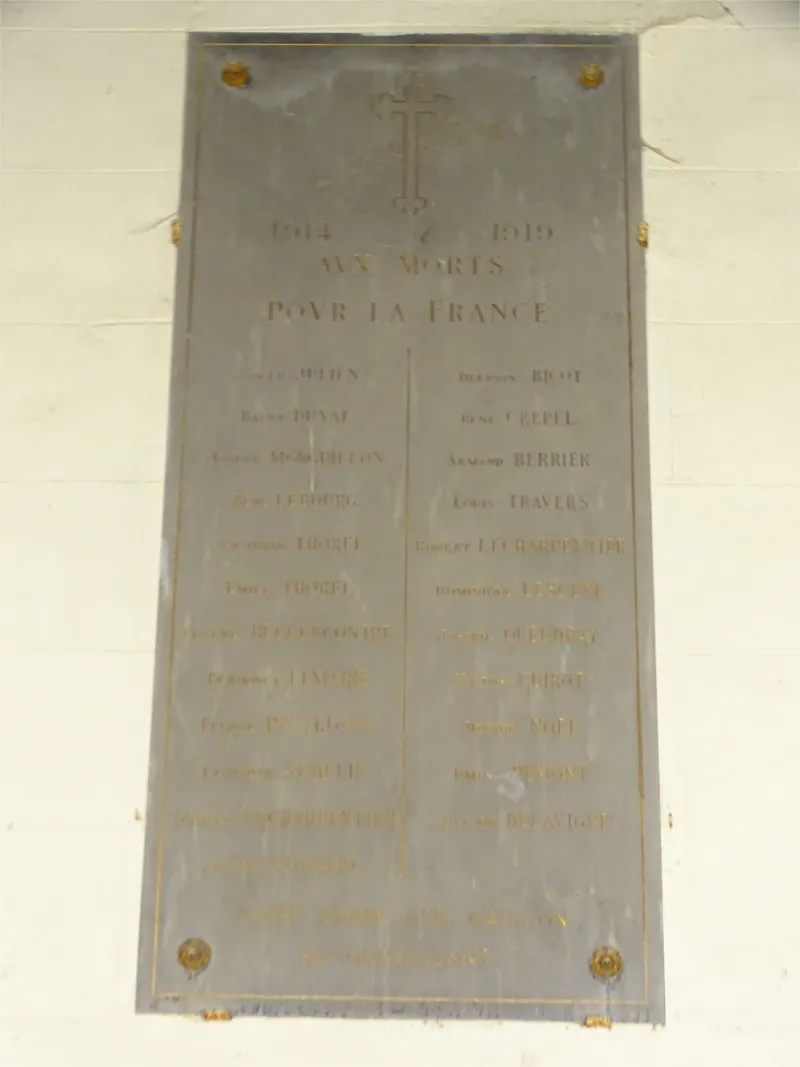 Plaque aux morts de l'Église Saint-Aubin à Saint-Aubin-sur-Gaillon