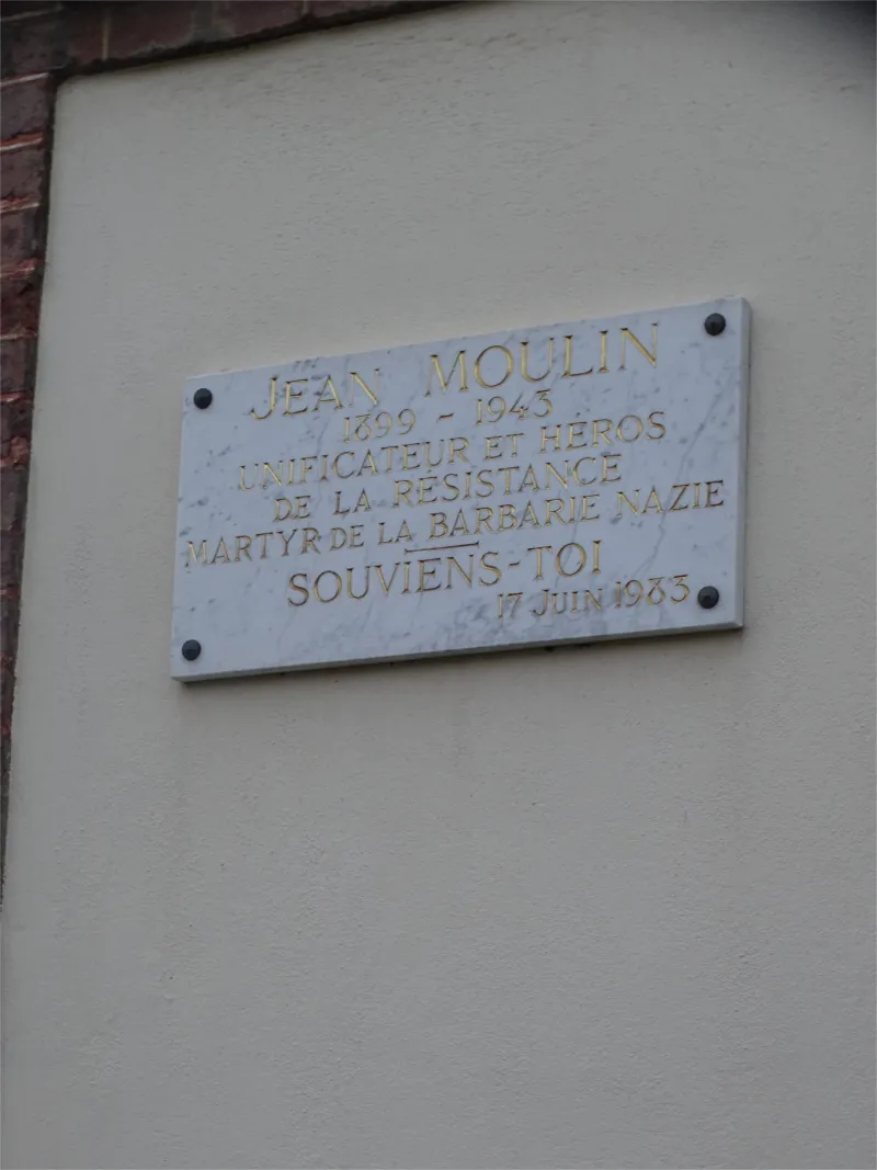 Plaques Jean Moulin à Évreux
