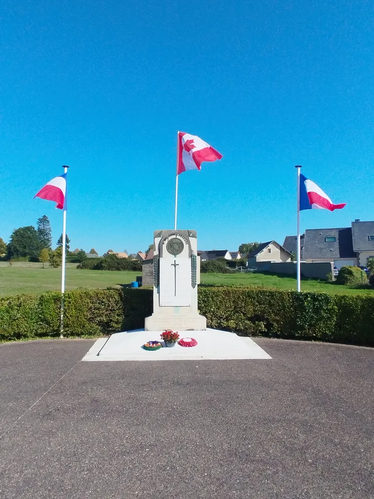 Monument aux Soldats canadiens à Saint-Ouen-du-Tilleul