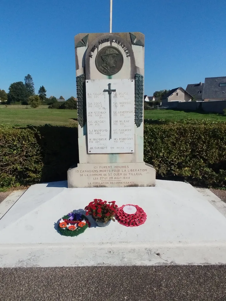 Monument aux Soldats canadiens à Saint-Ouen-du-Tilleul