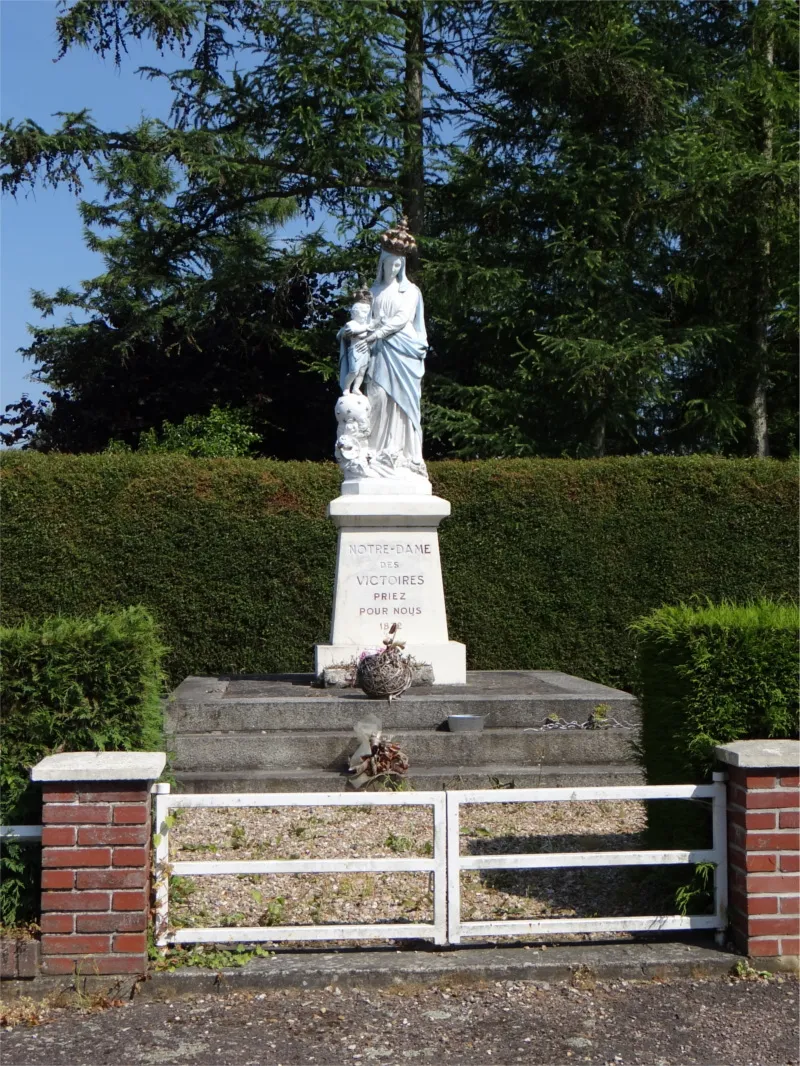 Statue de la Vierge à Beuzeville