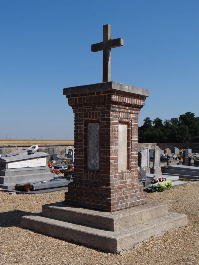 Calvaire du cimetière de Chavigny-Bailleul