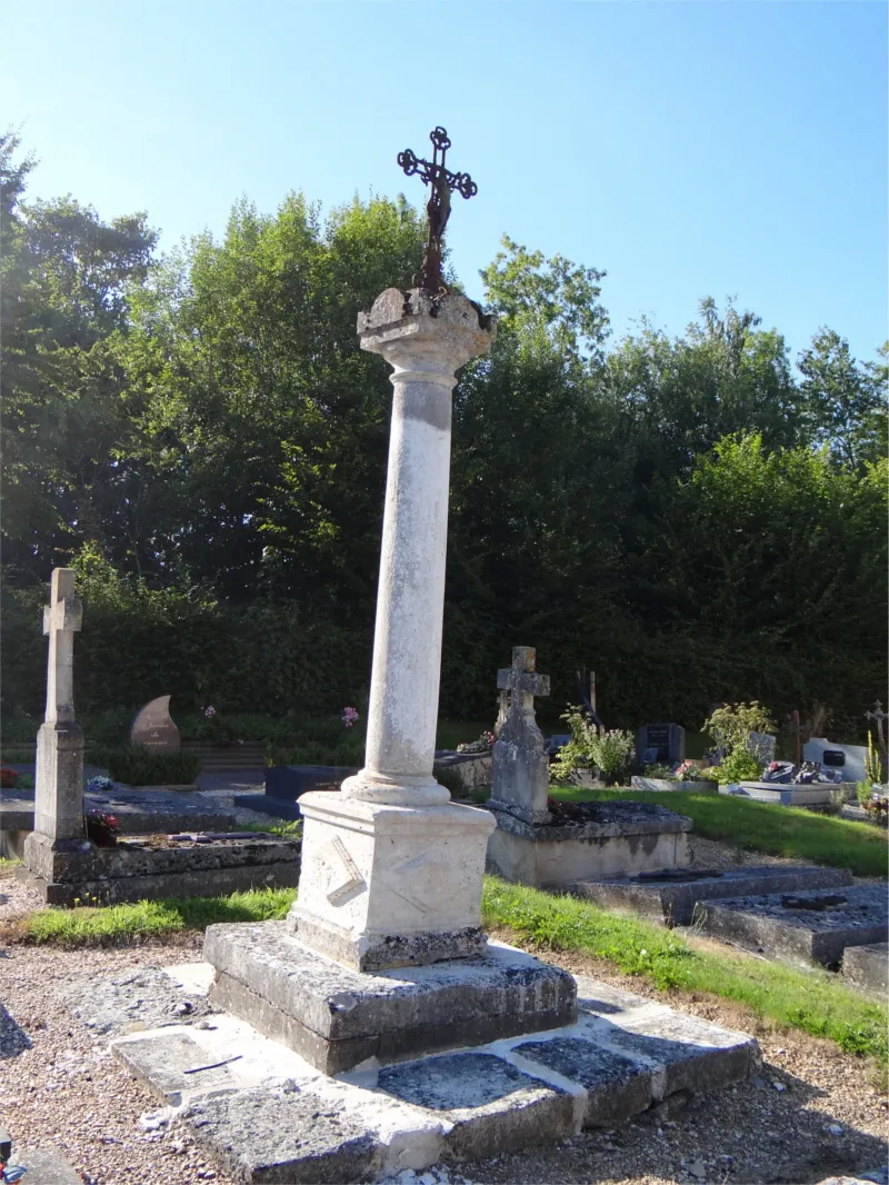 Calvaire du cimetière du Bec-Thomas