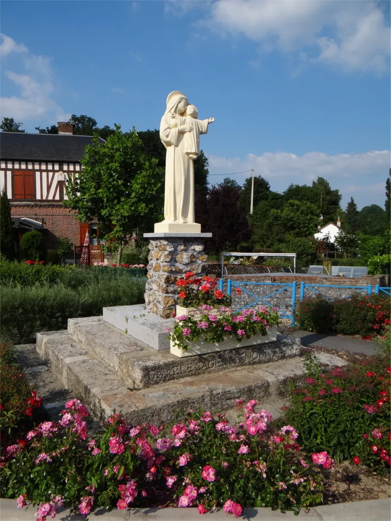 Statue de la Vierge de Montreuil-l'Argillé