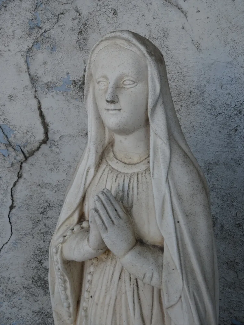 Statue de la Vierge d'Émalleville