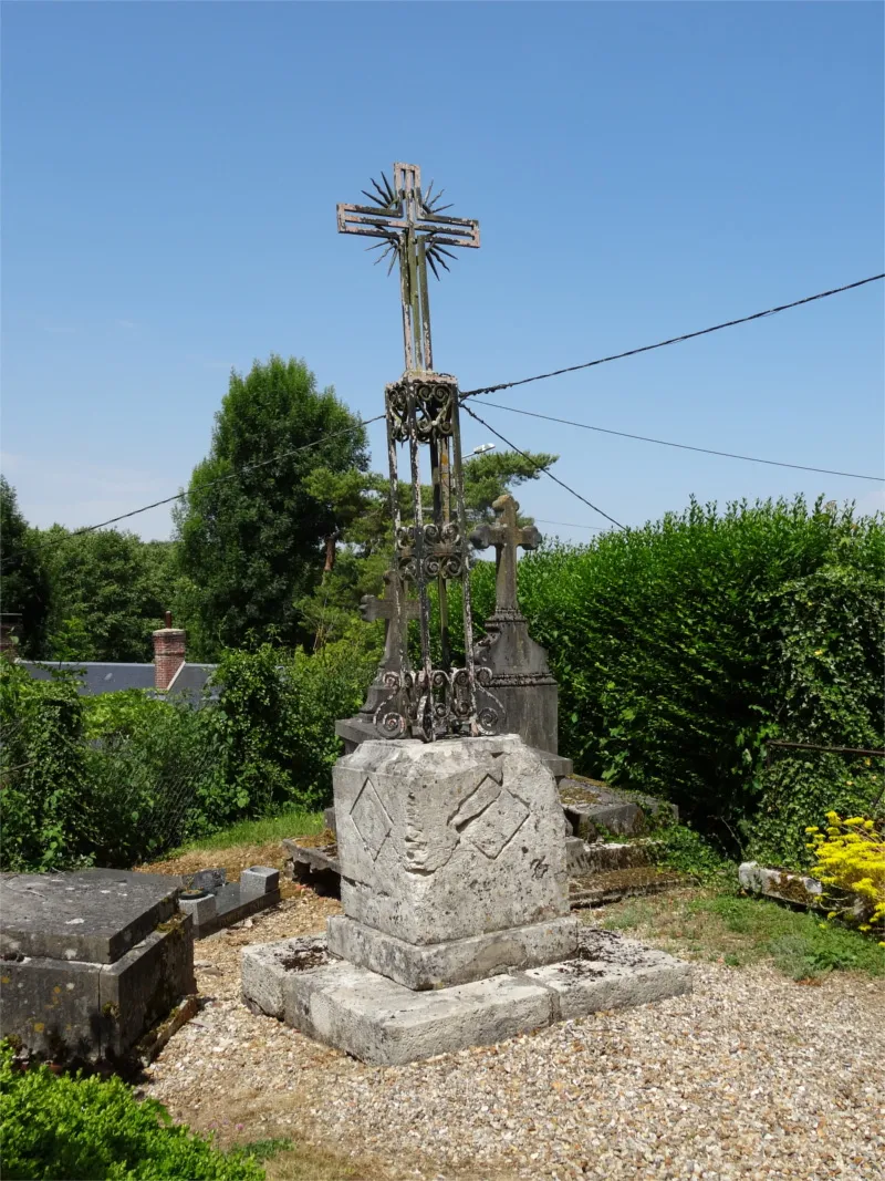 Croix du cimetière de Martagny