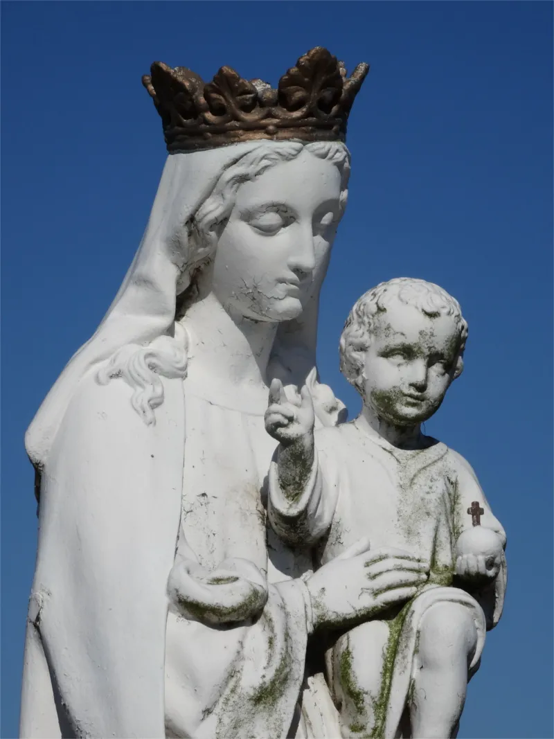 Statue de la Vierge à Harcourt