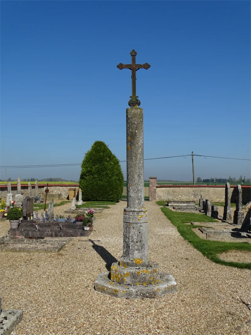 Calvaire du cimetière de Champenard