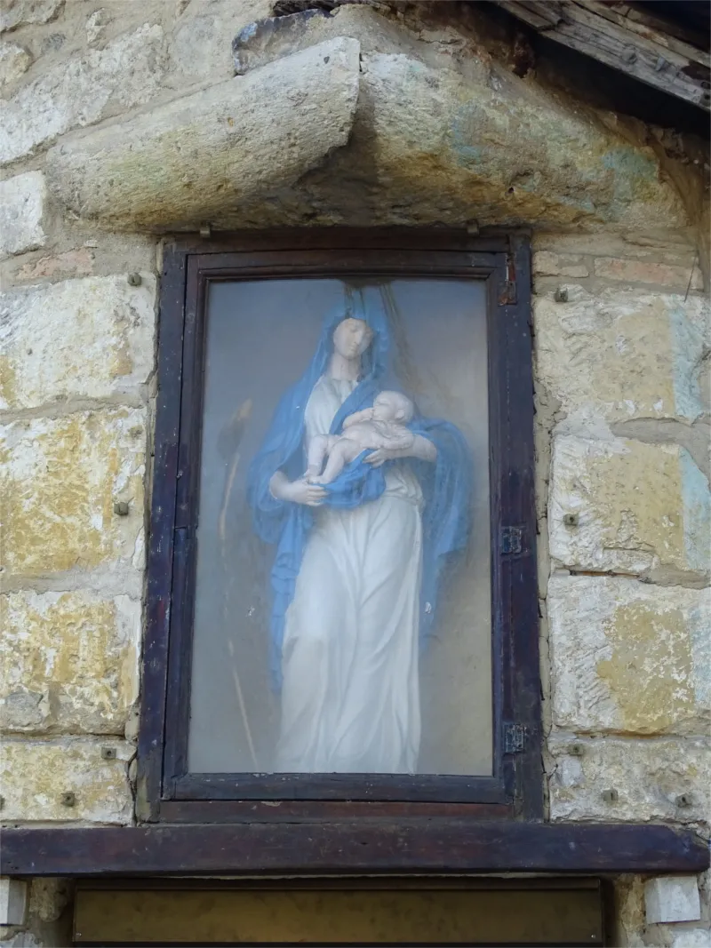 Statue de la Vierge à Fontaine-sous-Jouy