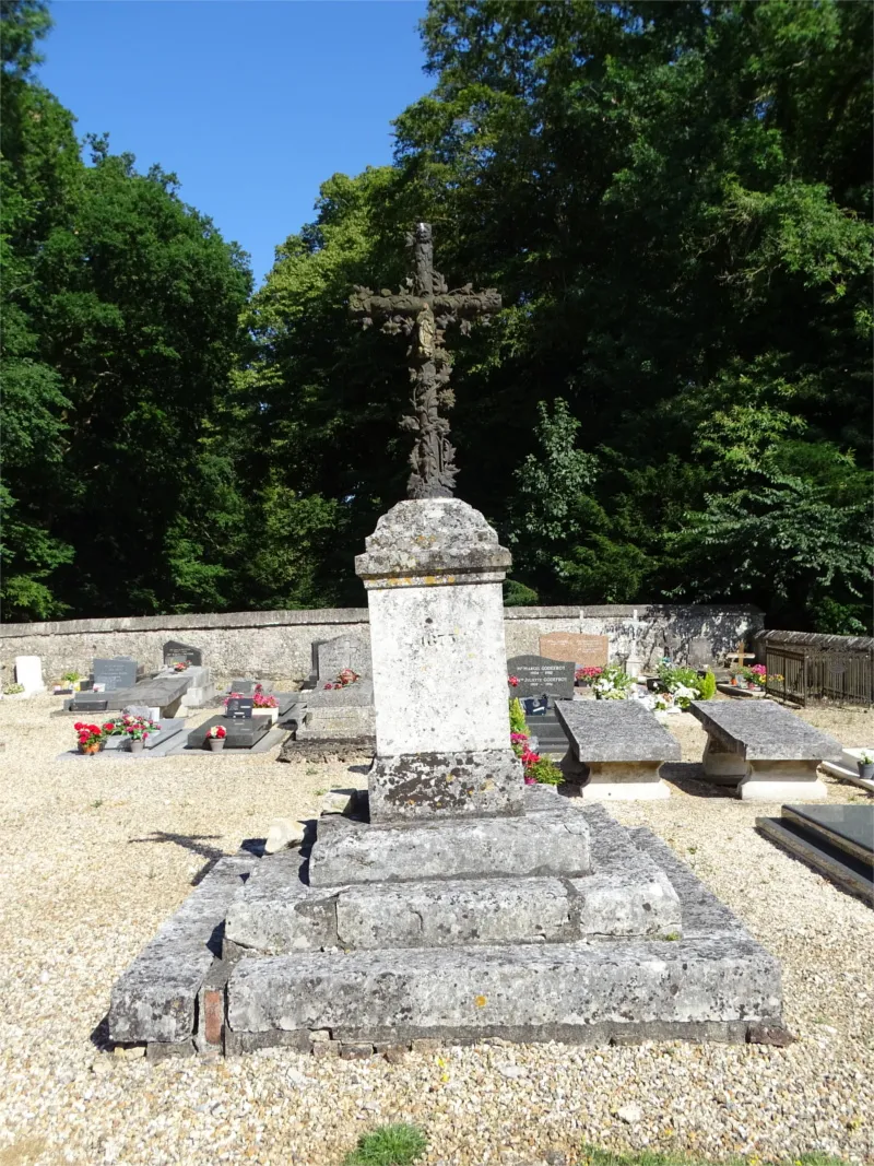 Calvaire du cimetière d'Épreville-en-Roumois