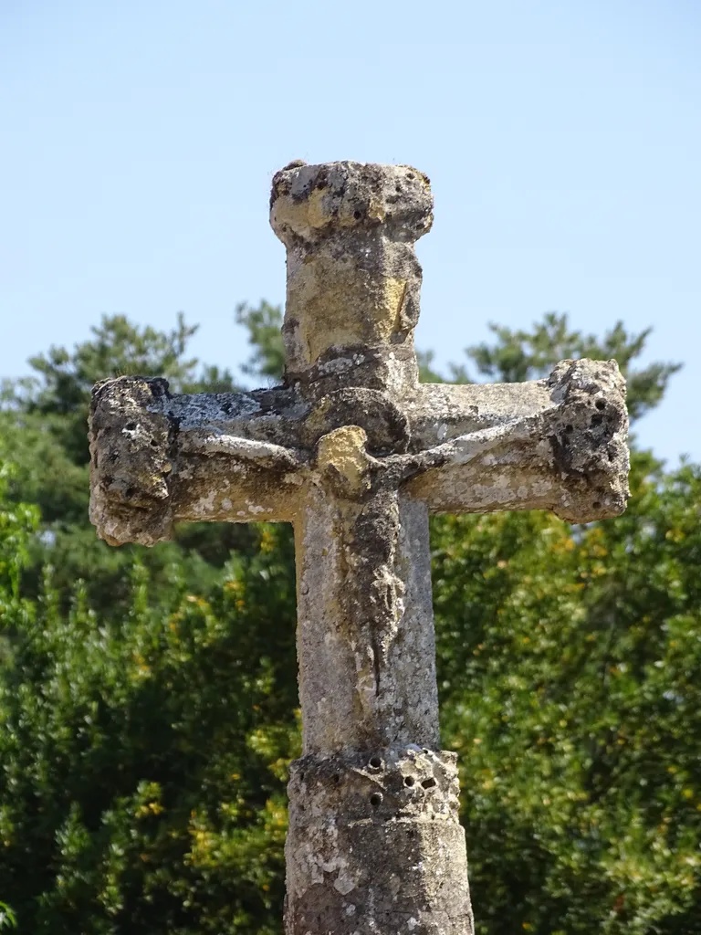 Croix du cimetière de Vieux-Port