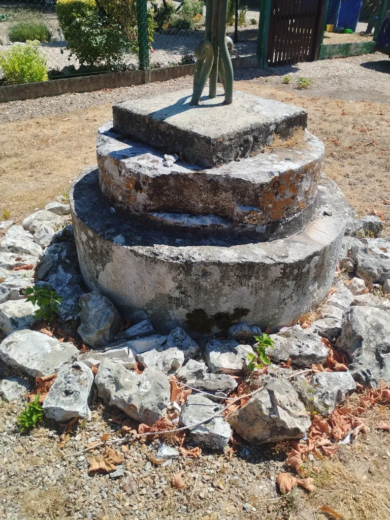 Croix de chemin du Croisille