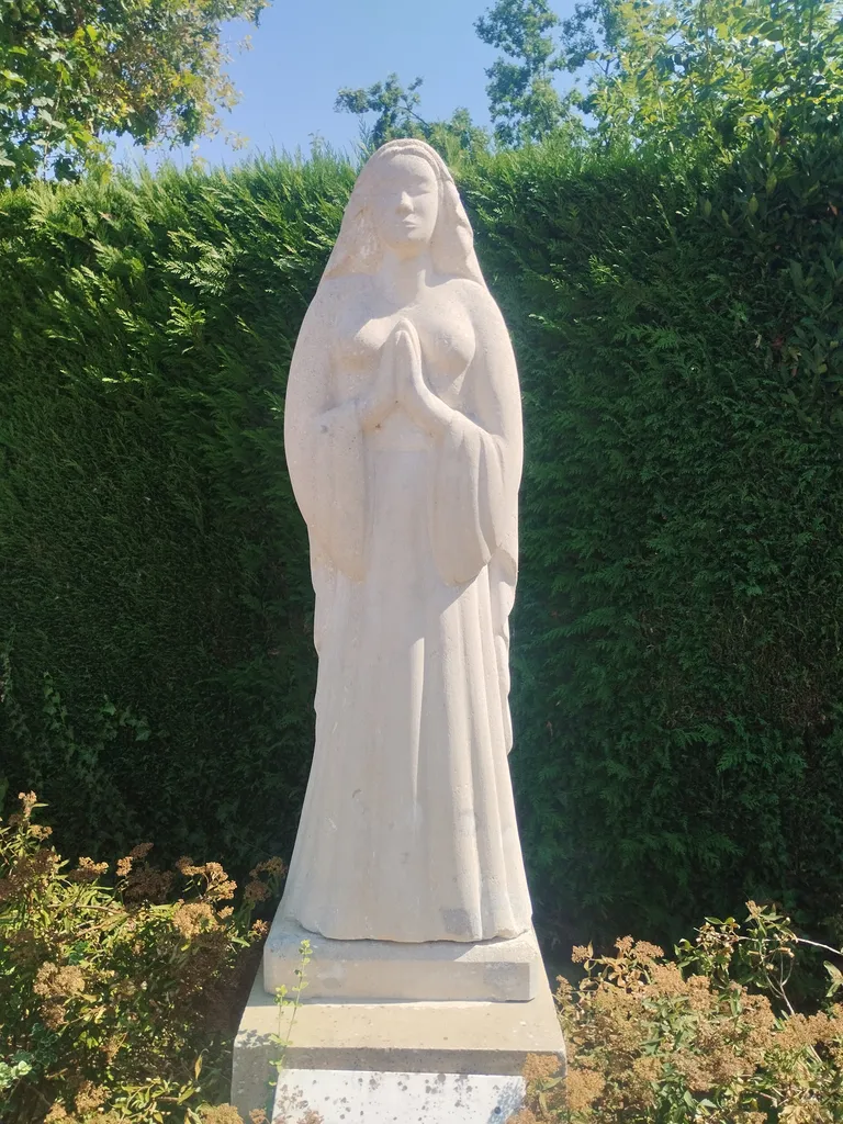 Statue de la Vierge à Trouville-la-Haule