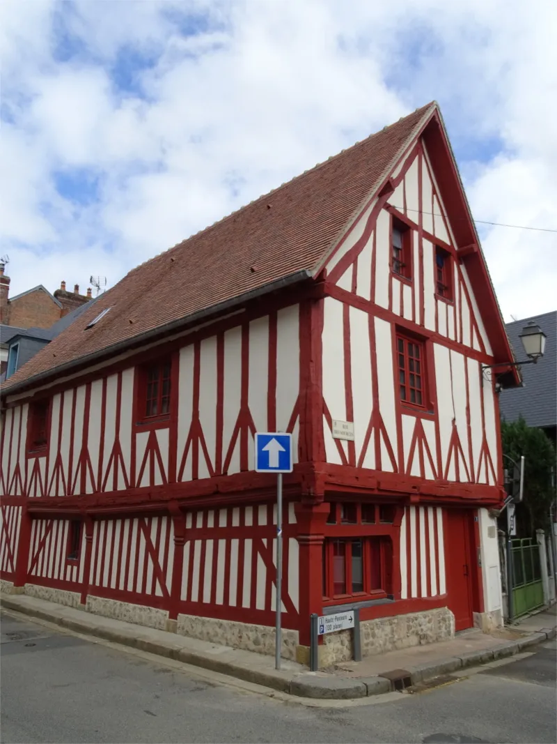 Maison à pans de bois 16 rue de Lisieux à Bernay