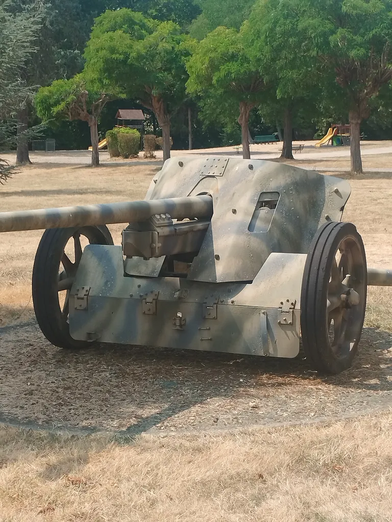 Pièce d'artillerie à Nonancourt