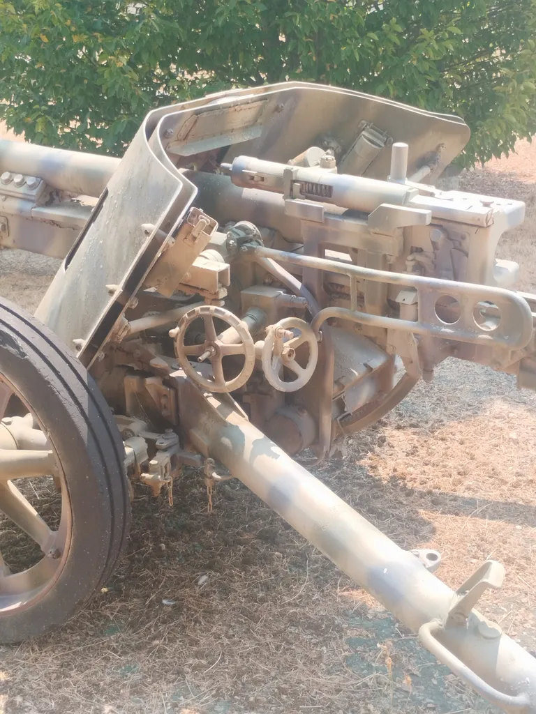 Pièce d'artillerie à Nonancourt