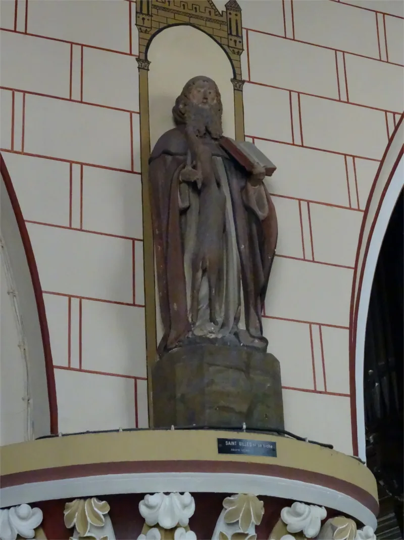 Statue de Saint-Gilles et sa biche de l'église de la Madeleine de Verneuil-sur-Avre