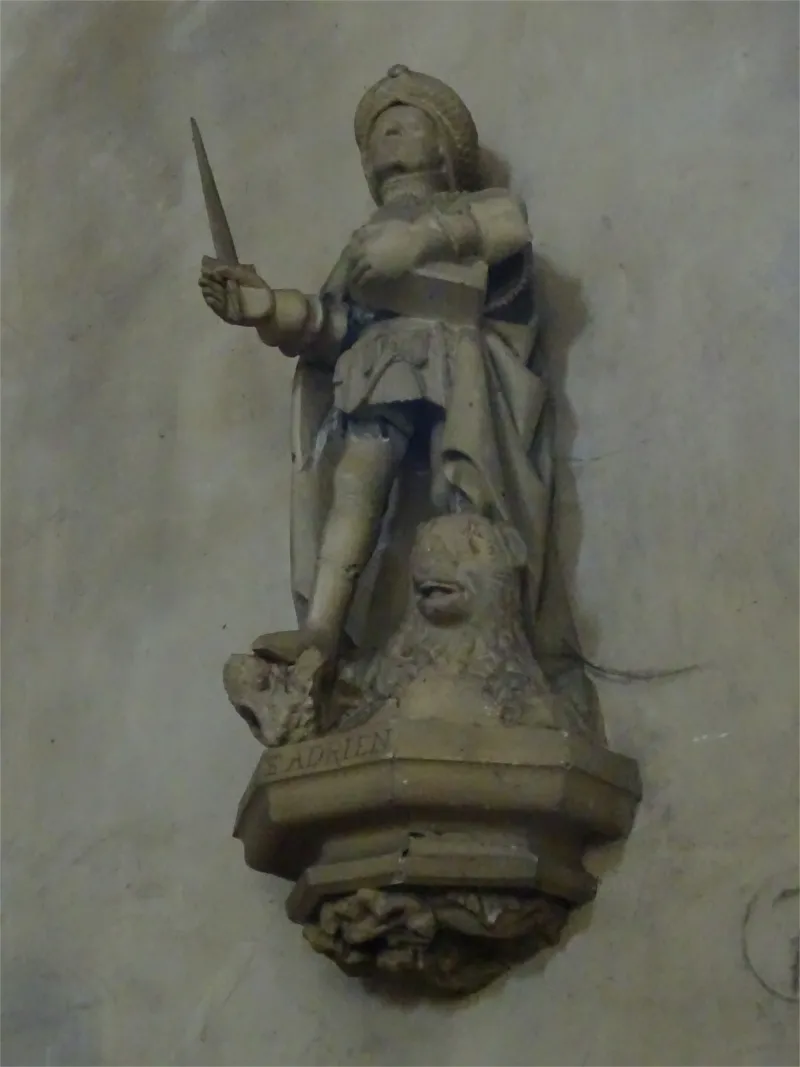Statue de Saint-Adrien dans l'église de la Madeleine de Verneuil-sur-Avre
