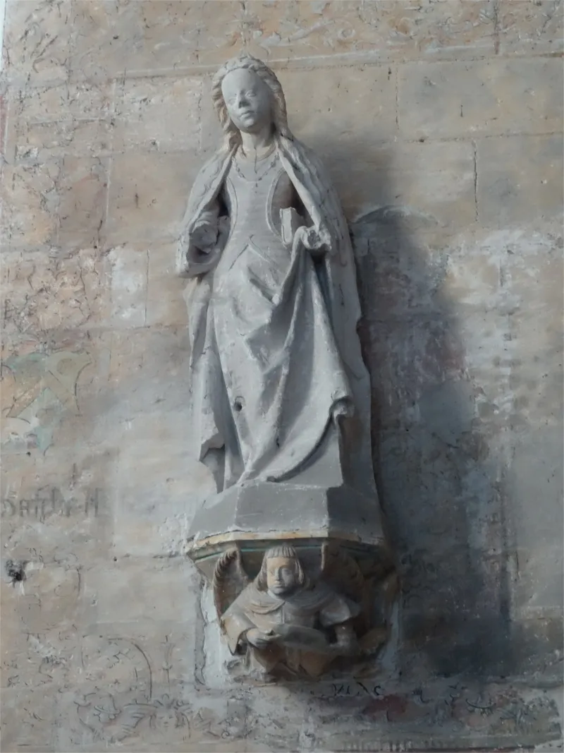 Statue : Sainte femme