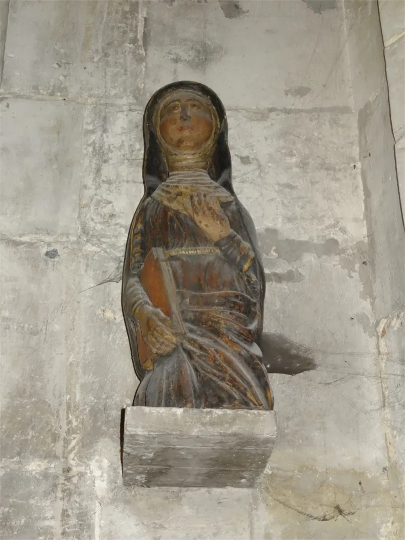 Statue de Sainte-Colette dans l'église Notre-Dame de Louviers