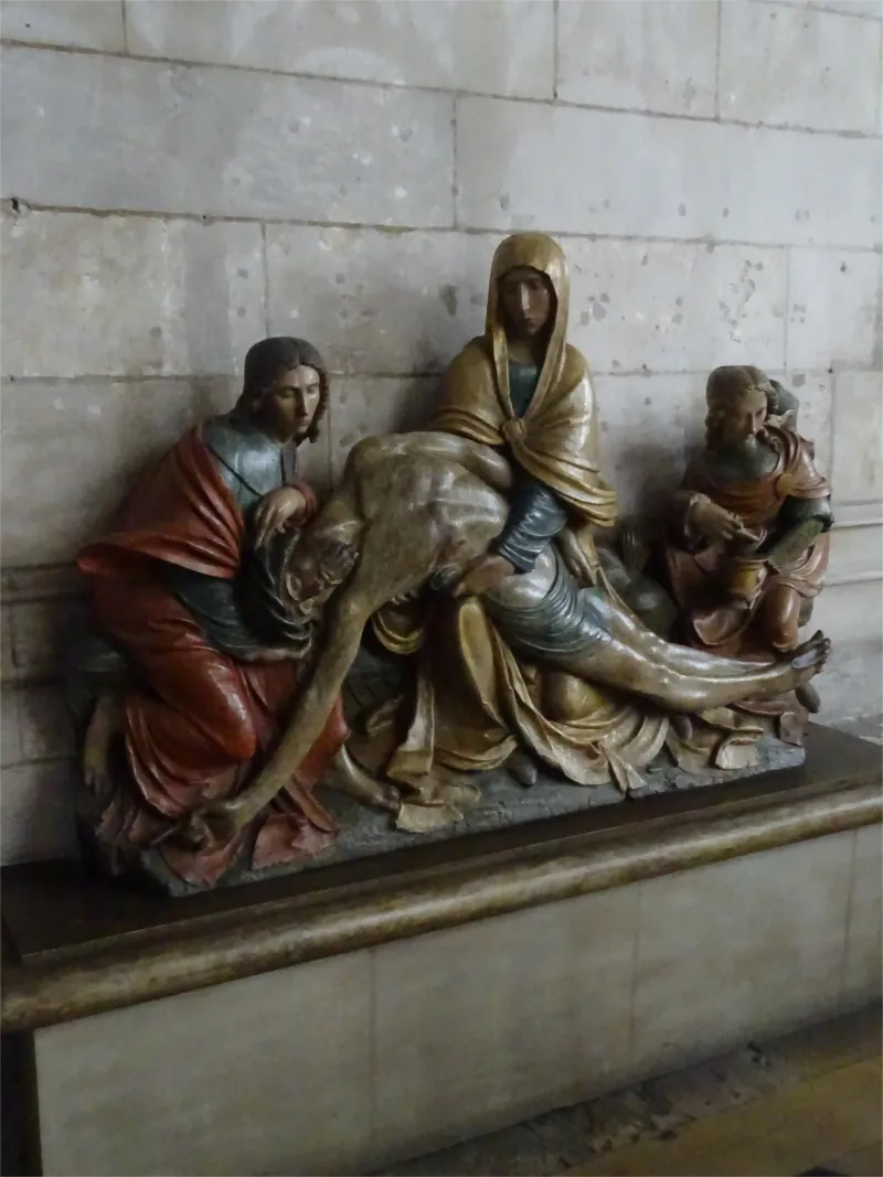 Groupe sculpté Déposition de Croix dans la Cathédrale Notre-Dame d'Évreux