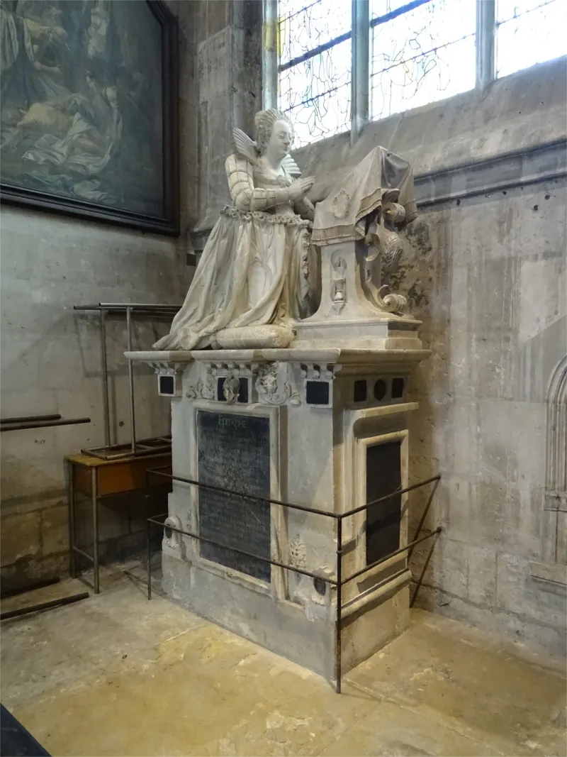 Monument funéraire de Marie Maignart dans la Collégiale Notre-Dame de Vernon