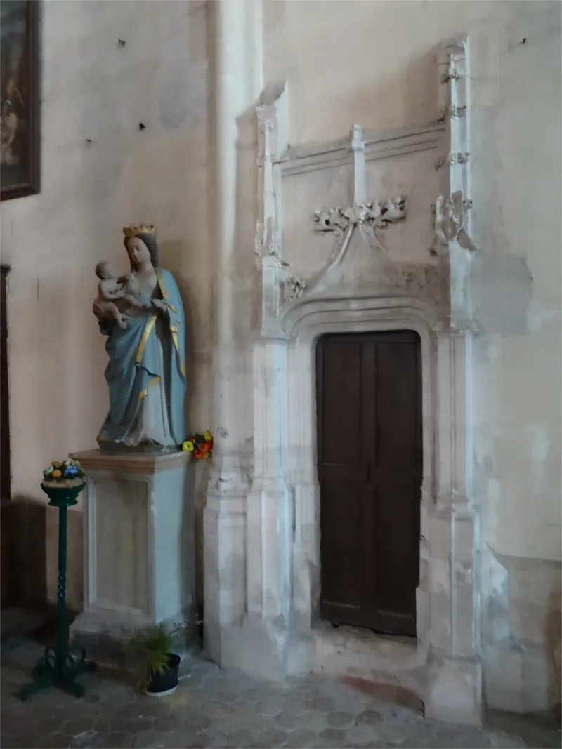 Statue Vierge à l'Enfant de l'Église Saint-Martin d'Ivry-la-Bataille