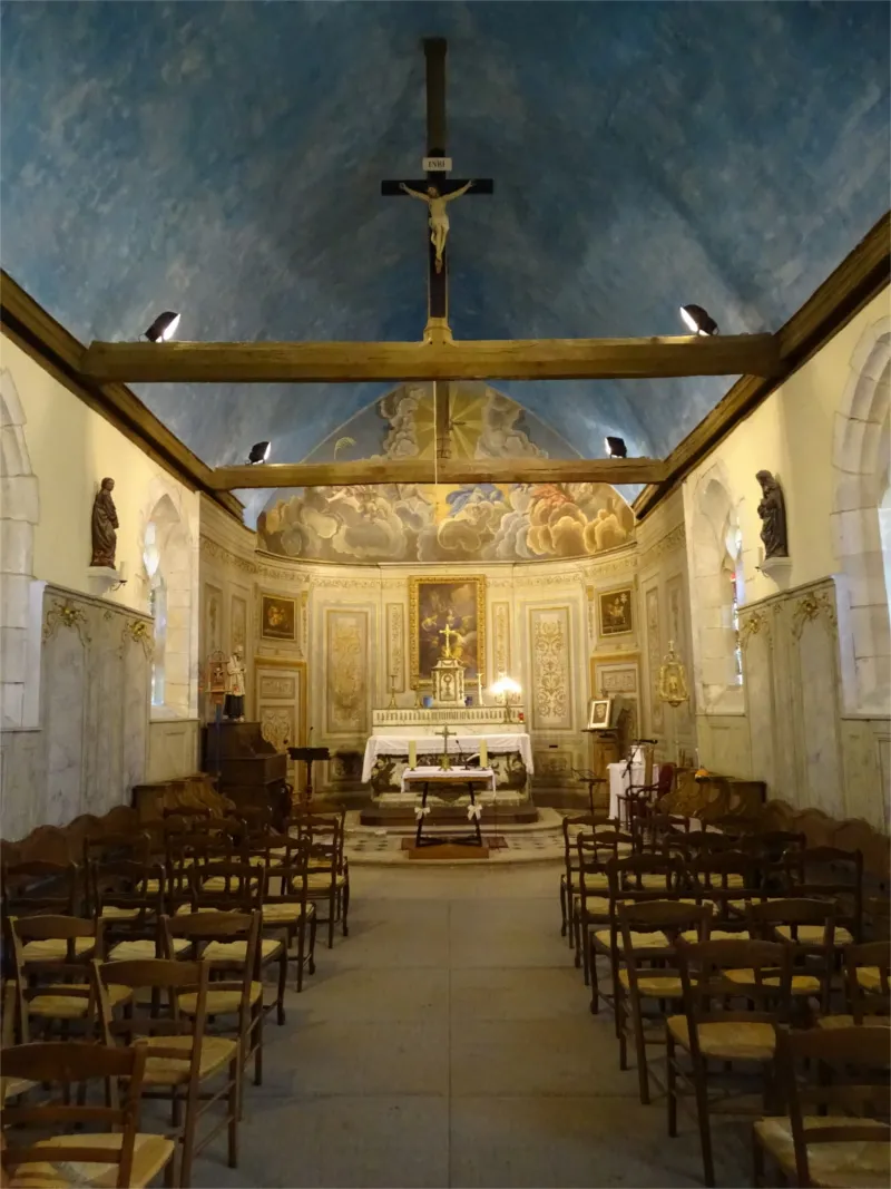 Maître-autel de l'Église de la Sainte-Trinité de Pinterville